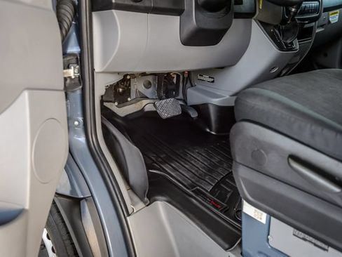 Used 2018 Mercedes-Benz Sprinter 2500 image 37