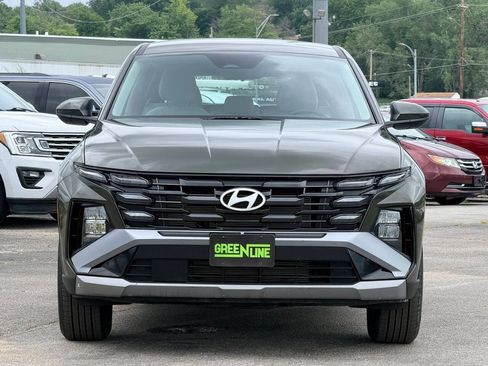 Used 2025 Hyundai Tucson SE AWD/4WD image 2