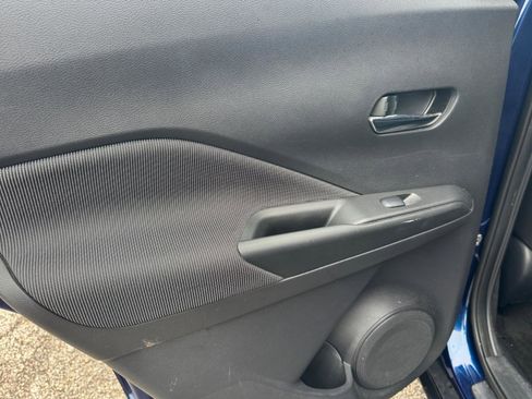 Used 2018 Nissan Kicks SV FWD image 21