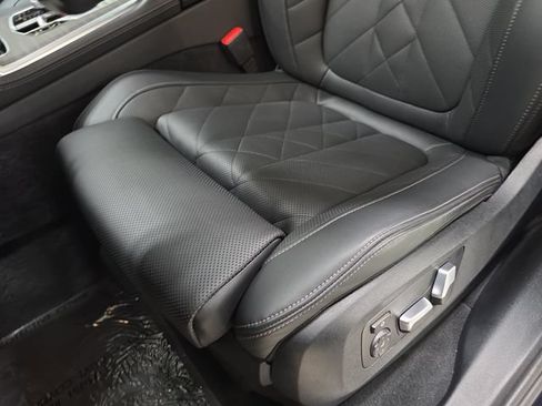 Used 2025 BMW X5 xDrive40i w/ M Sport Package AWD/4WD image 25