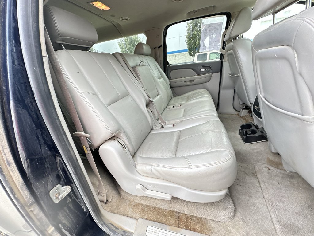 Used 2007 Chevrolet Suburban LTZ w/ LTZ Preferred Equipment Group AWD/4WD image 28