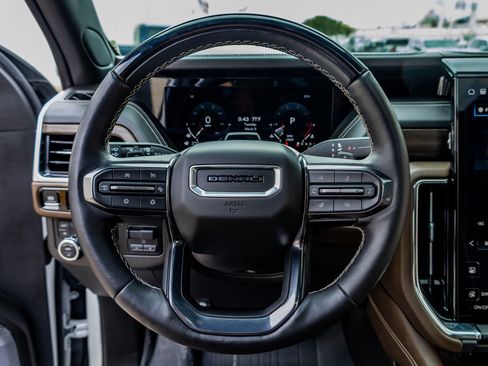 Used 2025 GMC Yukon Denali Ultimate image 19