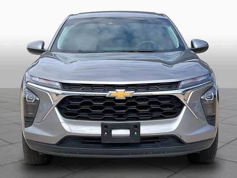 Used 2024 Chevrolet Trax LS w/ LS Convenience Package FWD image 3