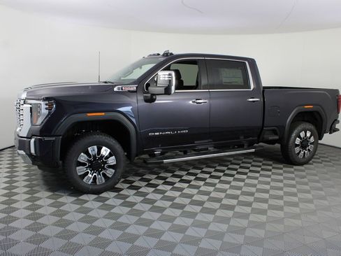 New 2026 GMC Sierra 2500 Denali w/ Denali Reserve Package AWD/4WD image 2