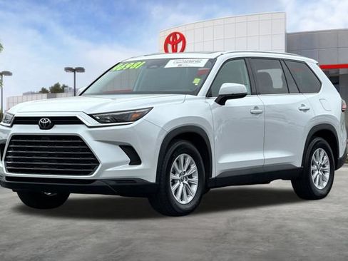 Used 2025 Toyota Grand Highlander AWD image 10
