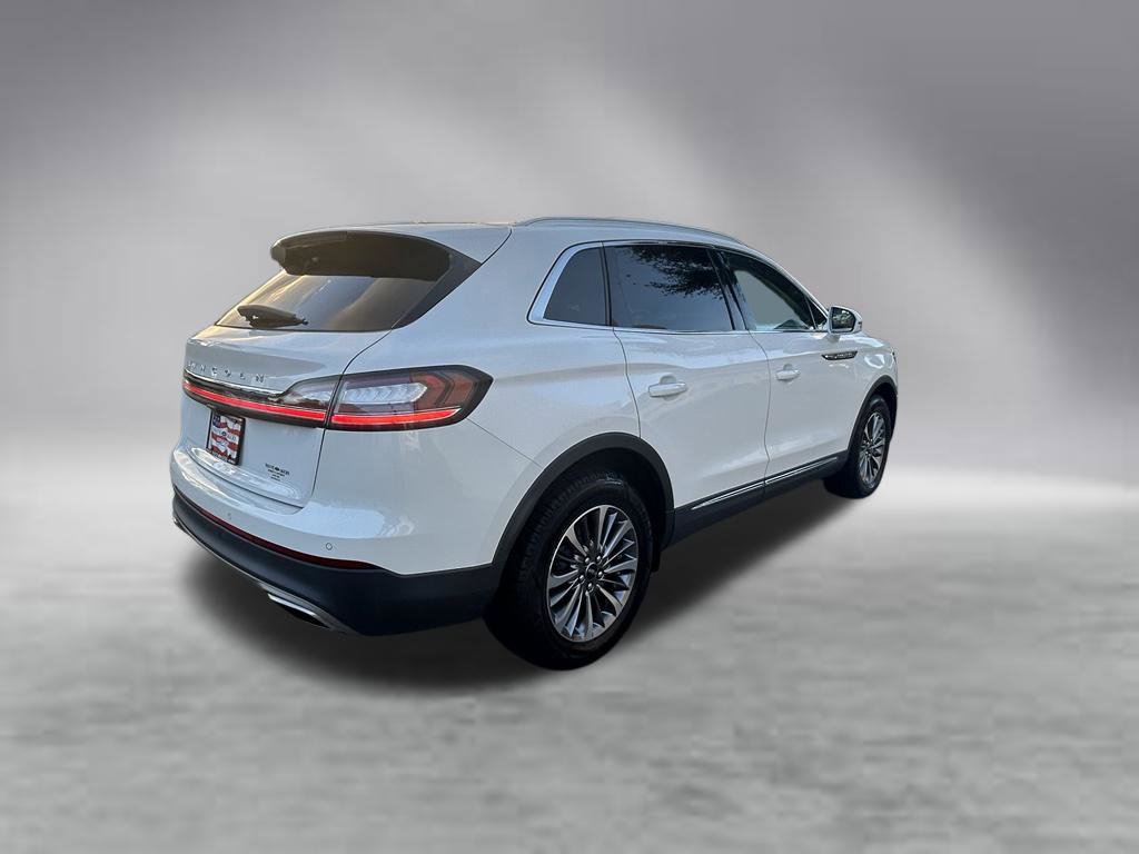Used 2023 Lincoln Nautilus FWD w/ Premium Package image 4