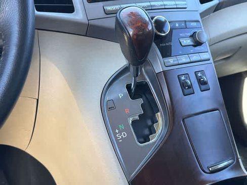 Used 2010 Toyota Venza AWD image 24