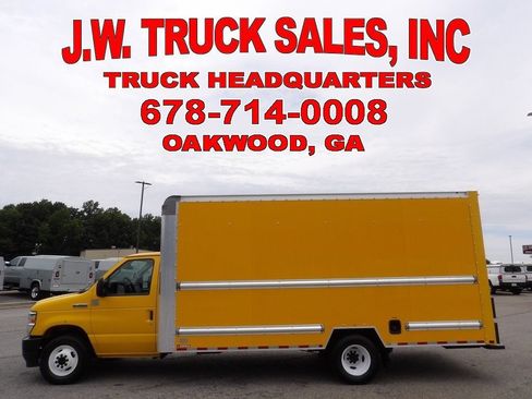 Used 2021 Ford E-350 and Econoline 350 Super Duty RWD image 2
