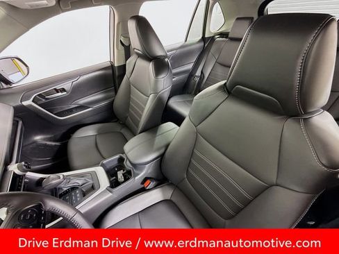 Used 2025 Toyota RAV4 XLE Premium image 5