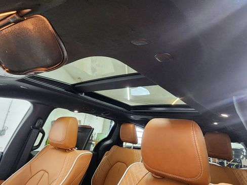 New 2026 Chrysler Pacifica Pinnacle image 16