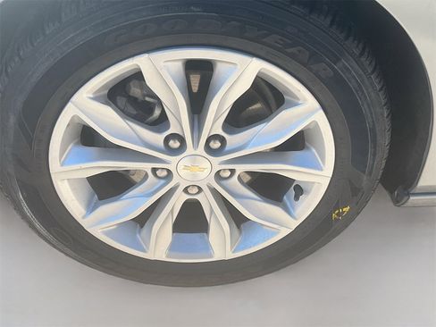 Used 2023 Chevrolet Malibu LT image 30
