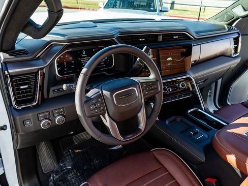 Used 2026 GMC Sierra 3500 Denali Ultimate AWD/4WD image 17