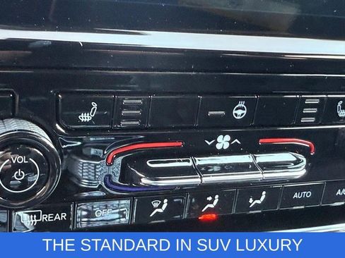 New 2025 Jeep Grand Cherokee Limited w/ Black Appearance Package image 16