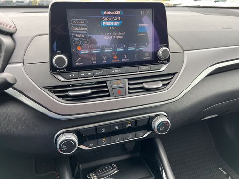 Used 2024 Nissan Altima 2.5 SR FWD image 19