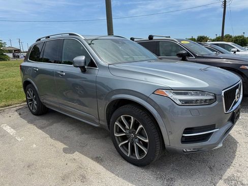 Used 2018 Volvo XC90 T6 Momentum w/ Convenience Package AWD/4WD image 11