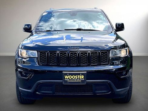 Used 2019 Jeep Grand Cherokee Limited AWD/4WD image 2