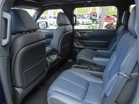 Certified 2026 INFINITI QX80 4WD w/ Sport Exterior Package image 32