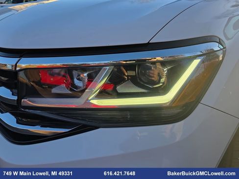 Used 2020 Volkswagen Atlas Cross Sport SE w/ Towing Package image 33