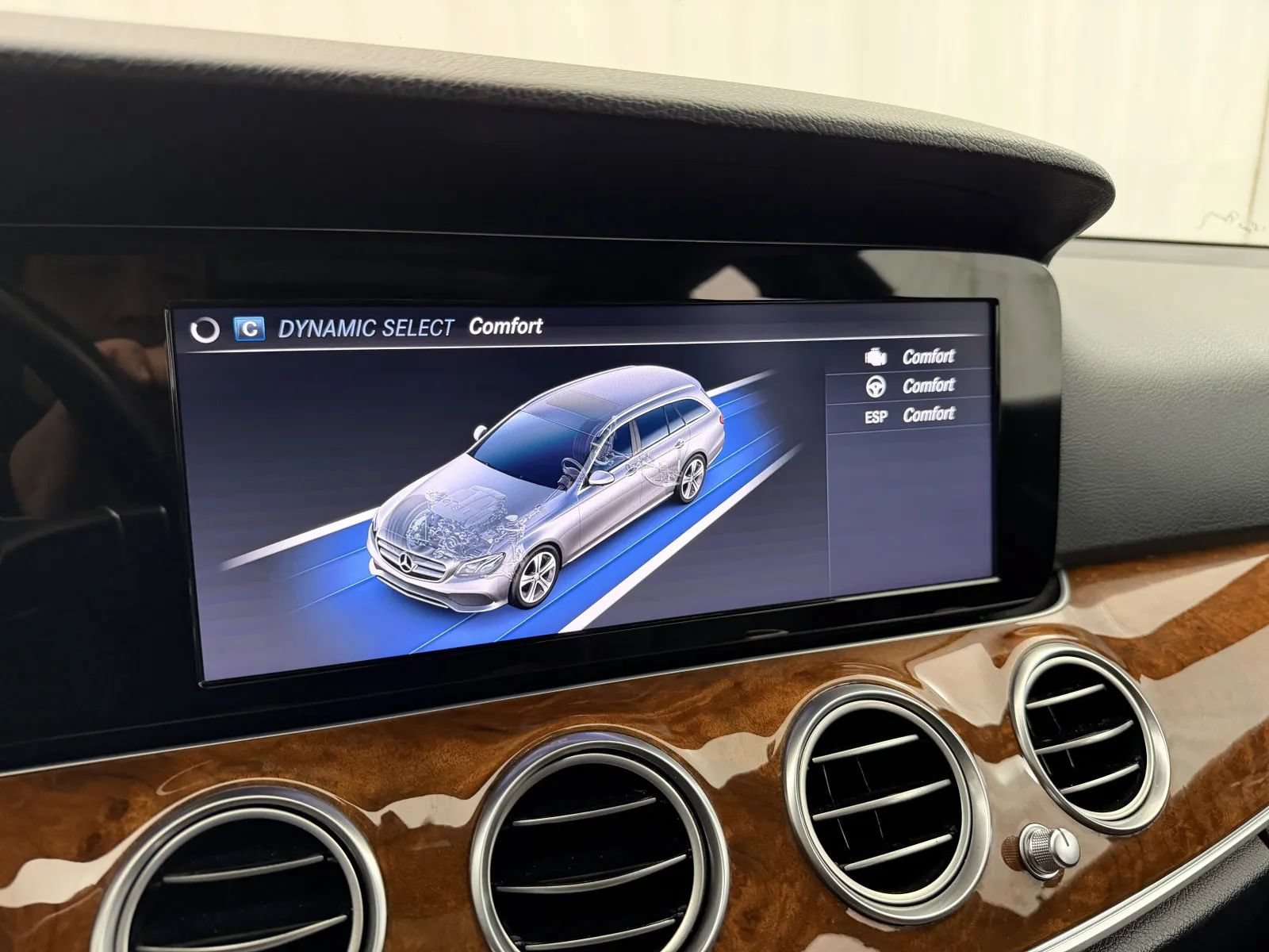Used 2019 Mercedes-Benz E 450 4MATIC Wagon image 32