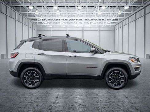 Used 2019 Jeep Compass Trailhawk AWD/4WD image 6