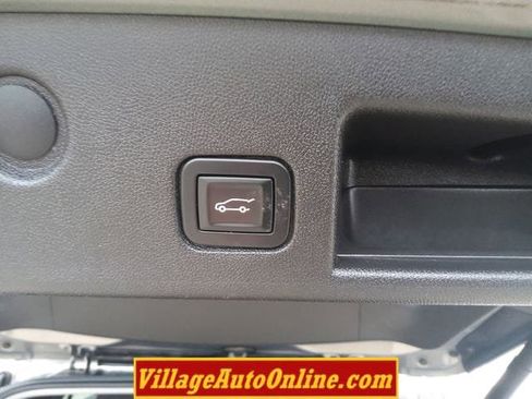 Used 2019 Chevrolet Equinox LT image 38