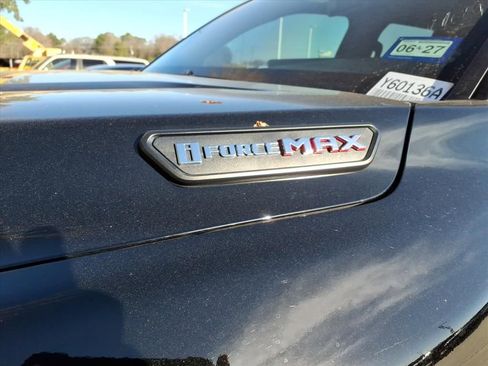 Certified 2025 Toyota Tacoma TRD Off-Road image 6