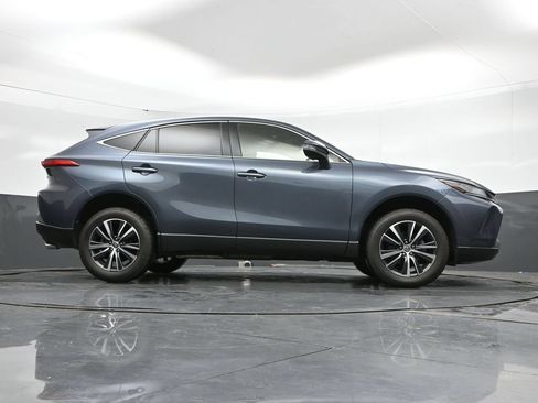Used 2022 Toyota Venza LE AWD/4WD image 38