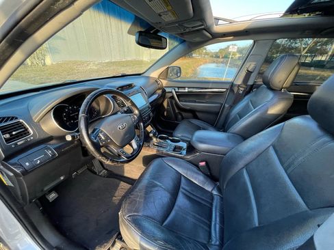 Used 2014 Kia Sorento SX w/ 3rd Row Package image 15