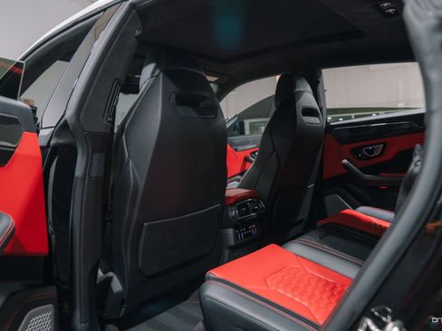 Used 2019 Lamborghini Urus image 14
