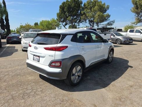 Used 2020 Hyundai Kona Limited FWD image 3