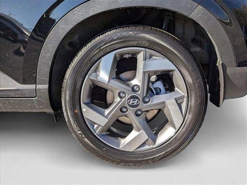 New 2025 Hyundai Venue SEL image 9