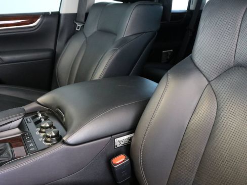 Used 2017 Lexus LX 570 4WD w/ Luxury Package image 20