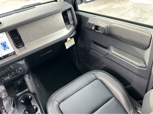 New 2025 Ford Bronco Outer Banks w/ Sasquatch Package image 14