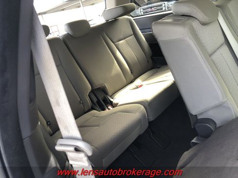 Used 2020 Ford Expedition XLT image 18