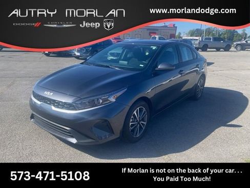 Used 2023 Kia Forte LXS image 1