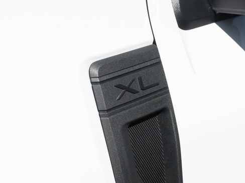 Used 2025 Ford Maverick XL FWD image 3