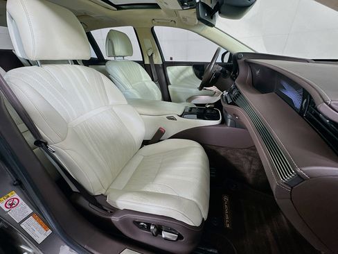 Used 2018 Lexus LS 500 image 33