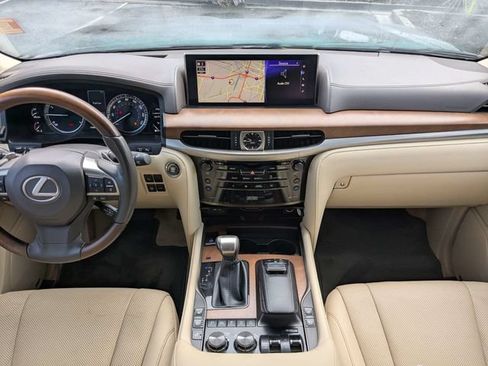 Used 2019 Lexus LX 570 4WD image 17