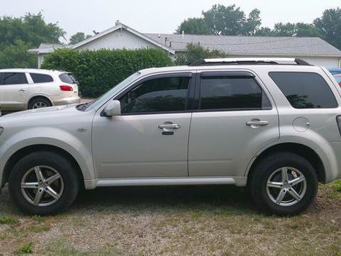 Used 2009 Mercury Mariner Premier FWD image 1