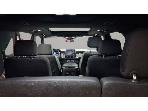 Used 2024 Chevrolet Tahoe Z71 w/ Luxury Package AWD/4WD image 23