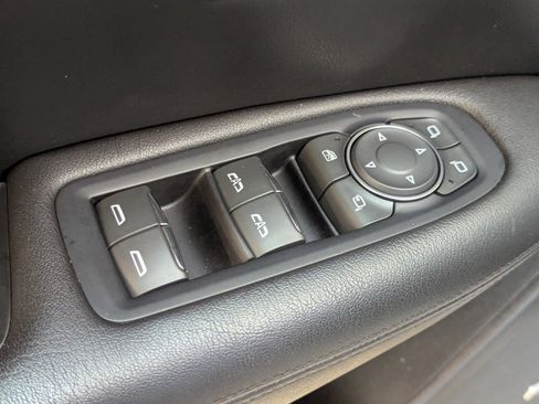 Used 2017 Cadillac XT5 Luxury w/ Driver Awareness Package image 24