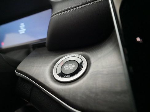 Used 2023 Jeep Grand Cherokee Limited w/ Black Appearance Package image 31