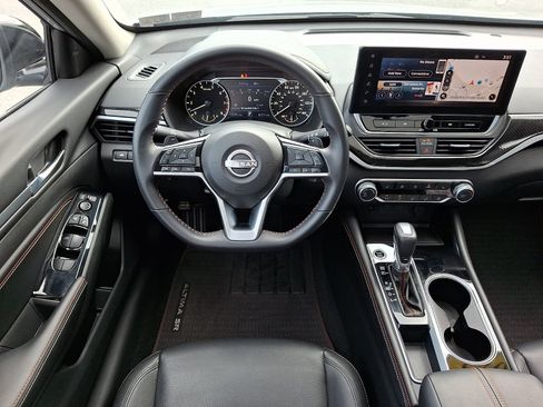 Certified 2023 Nissan Altima 2.5 SR w/ SR Premium Package FWD image 13