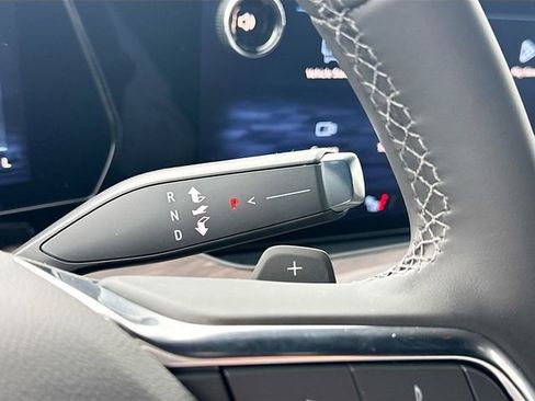 New 2026 Chevrolet Suburban LT image 18