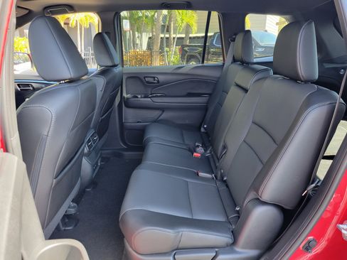 Used 2024 Honda Passport EX-L image 19