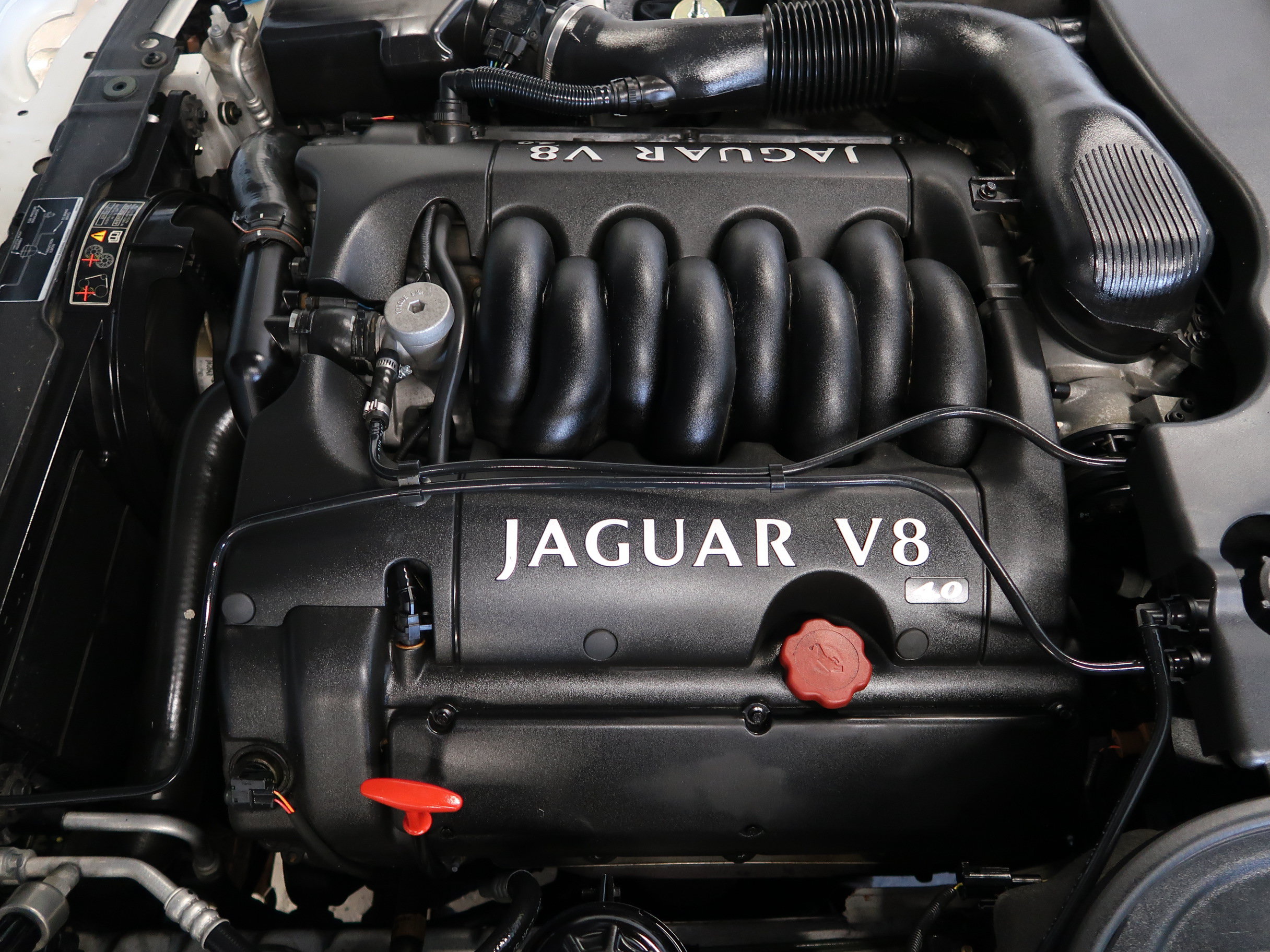 Used 1999 Jaguar XJ8 RWD image 39