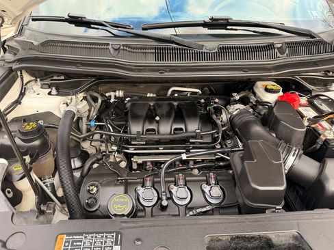 Used 2016 Ford Explorer XLT w/ Equipment Group 202A image 29