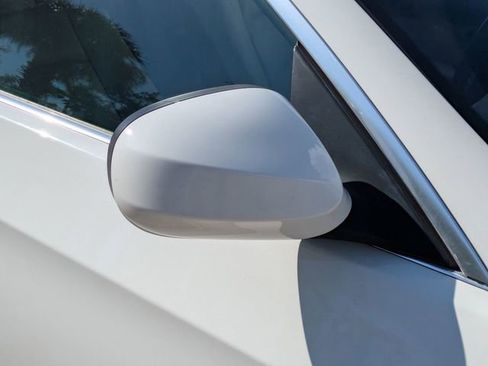 Used 2011 BMW 328i Convertible image 12