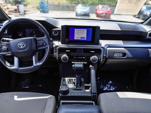 Certified 2025 Toyota 4Runner SR5 AWD/4WD image 12