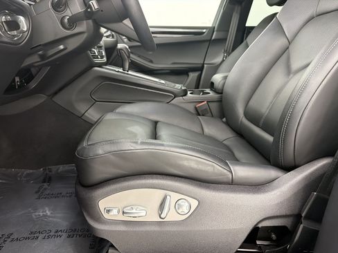 Used 2026 Porsche Macan AWD/4WD image 23